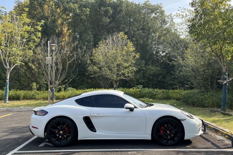 Used Porsche 718 2022 Cayman 2.0T Exterior 3