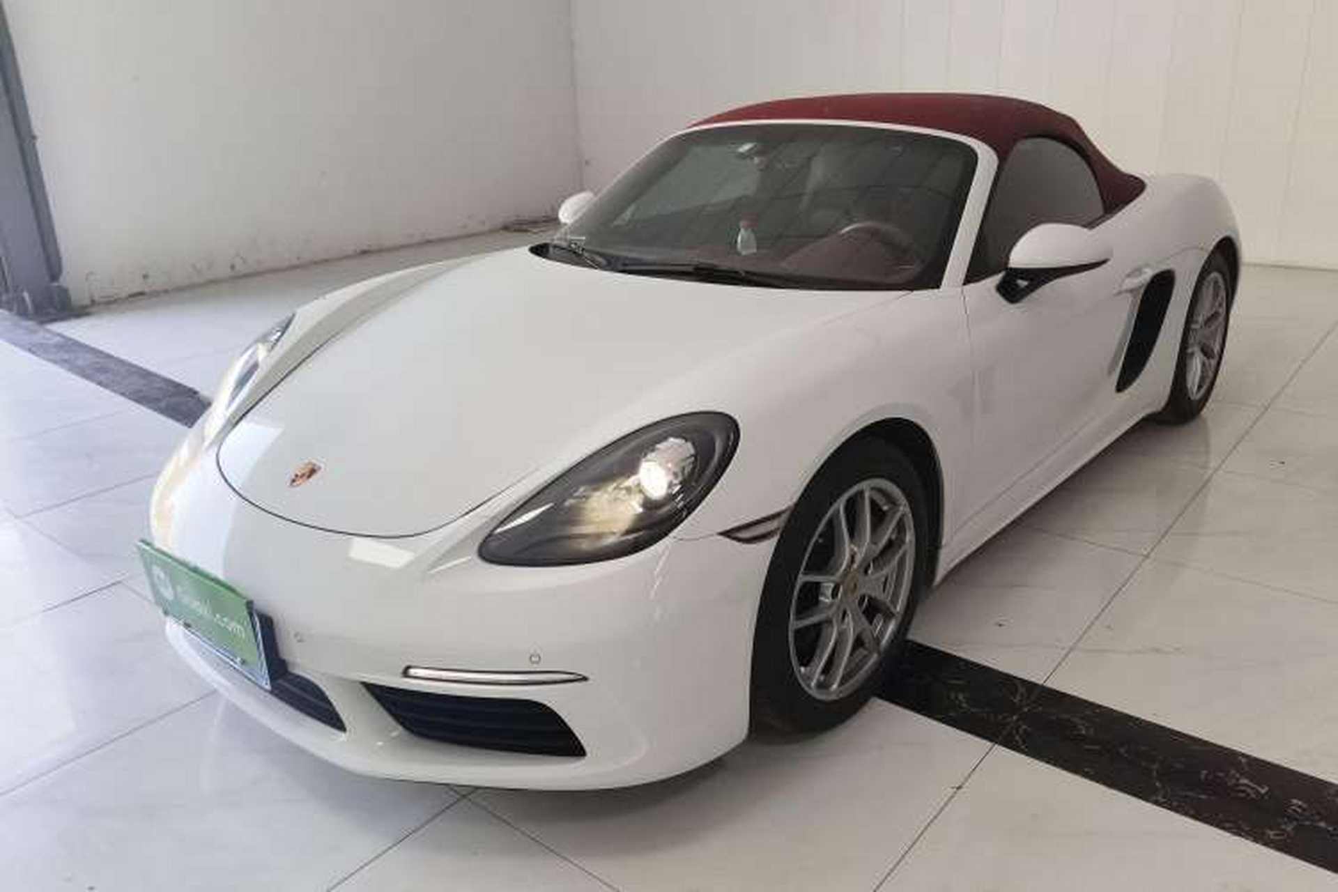 Used Porsche 718 2022 Boxster 2.0T Front Left 45 Deg