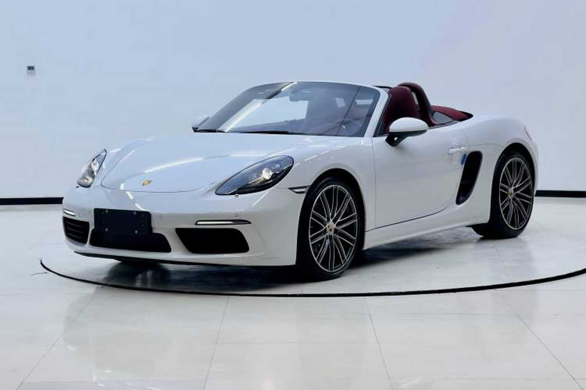 Used Porsche 718 2022 Boxster 2.0T Front Left 45 Deg