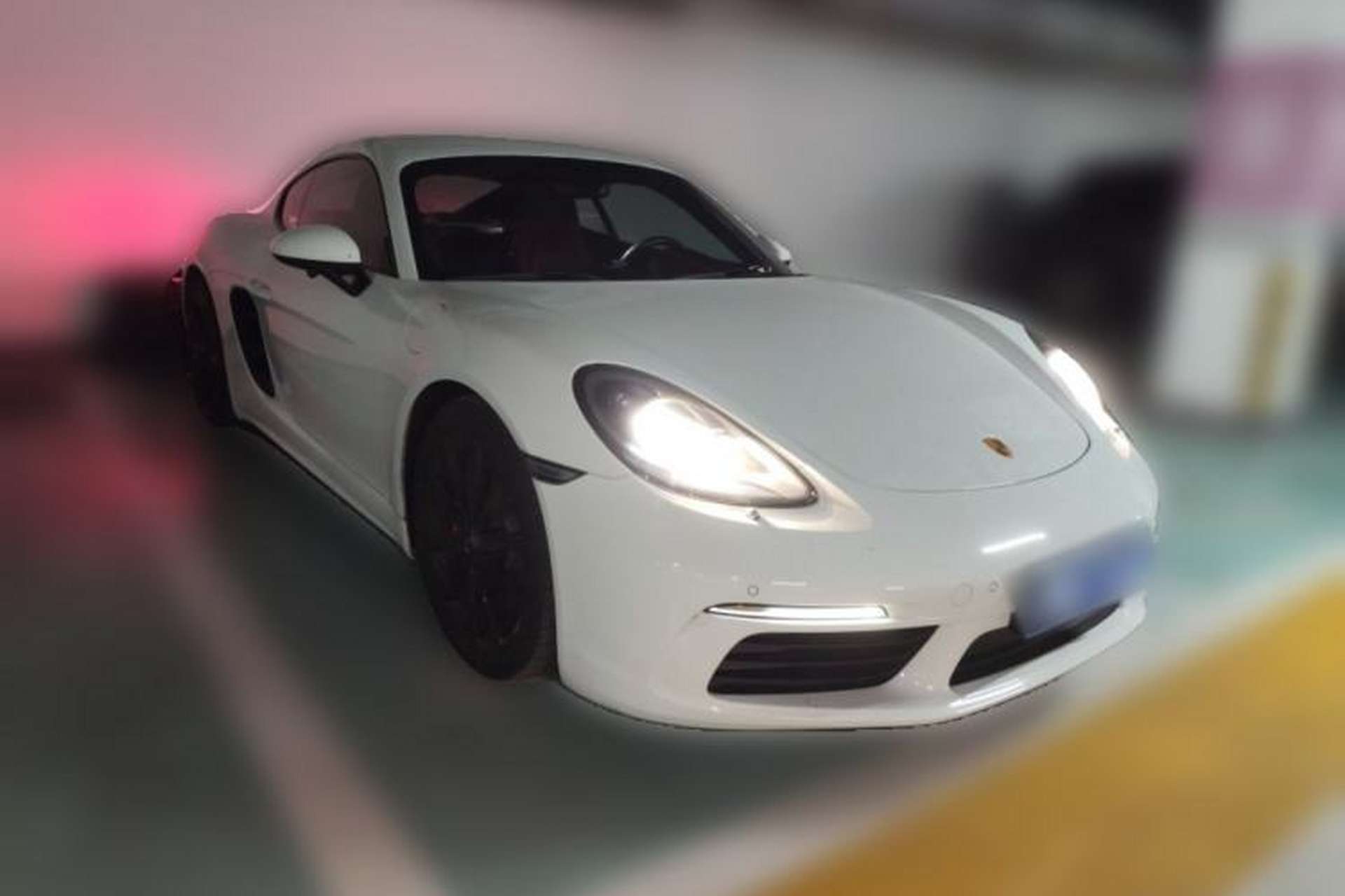 Used Porsche 718 2022 Cayman 2.0T Front Right 45 Deg