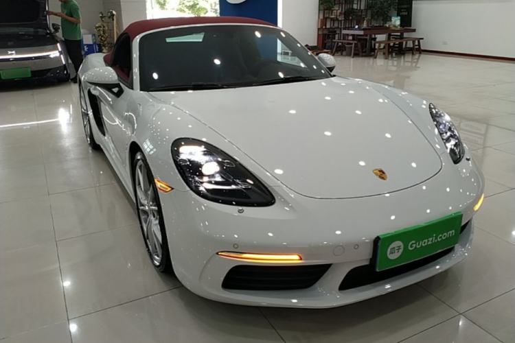 Used Porsche 718 2022 Boxster 2.0T Front Right 45 Deg