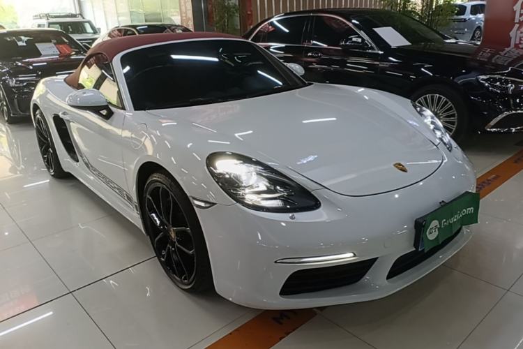 Used Porsche 718 2022 Boxster 2.0T Front Right 45 Deg