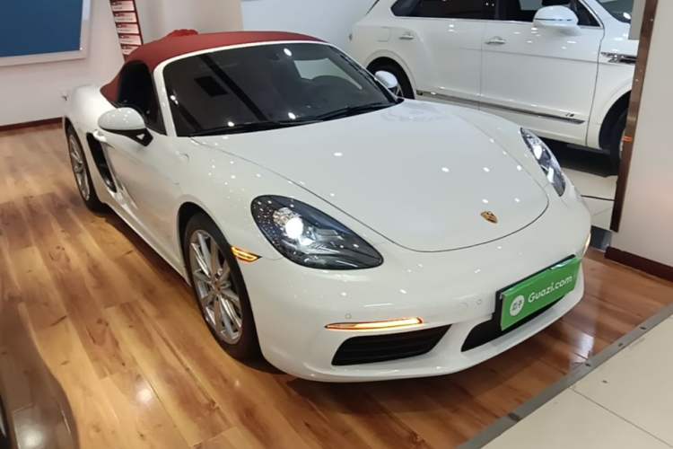 Used Porsche 718 2022 Boxster 2.0T Front Right 45 Deg