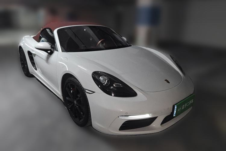 Used Porsche 718 2022 Boxster 2.0T Front Right 45 Deg