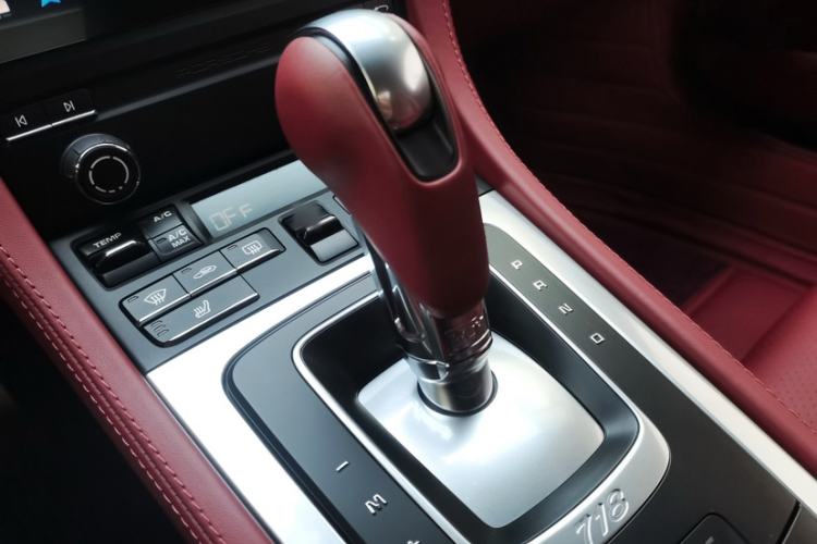 Used Porsche 718 2022 Boxster 2.0T Interior 12