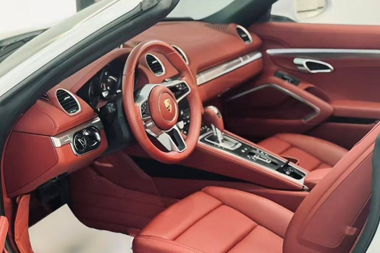 Used Porsche 718 2022 Boxster 2.0T Interior 2
