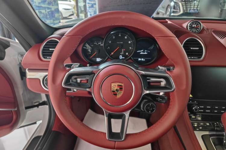 Used Porsche 718 2022 Boxster 2.0T Interior 2