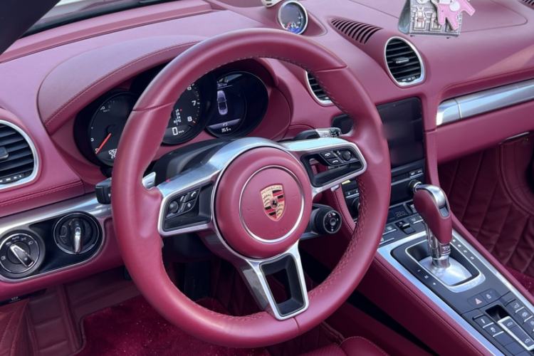 Used Porsche 718 2022 Boxster 2.0T Interior 2