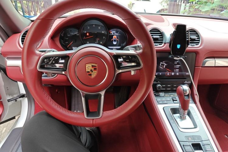 Used Porsche 718 2022 Boxster 2.0T Interior 2