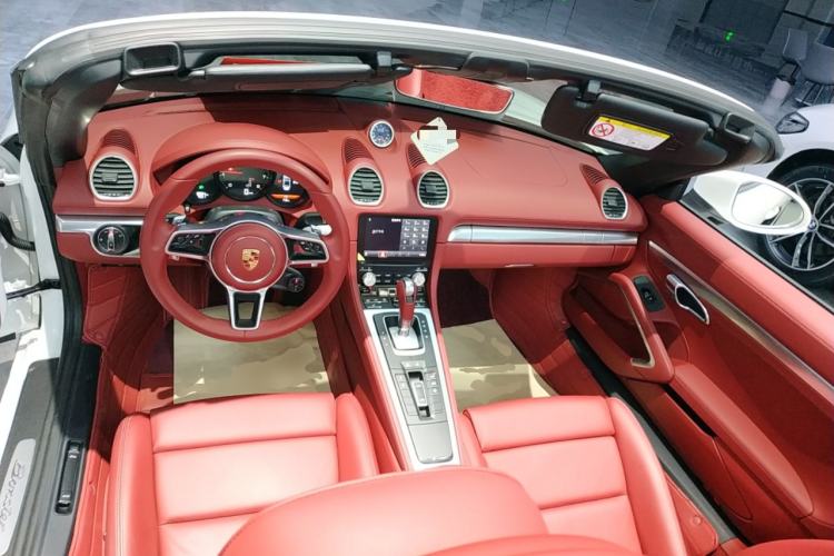Used Porsche 718 2022 Boxster 2.0T Interior 2