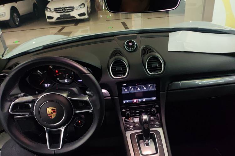 Used Porsche 718 2022 Boxster 2.0T Interior 2