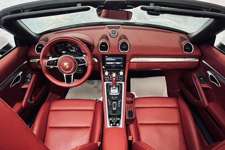 Used Porsche 718 2022 Boxster 2.0T Interior 3