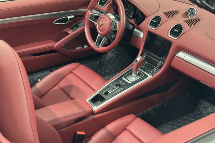 Used Porsche 718 2022 Boxster 2.0T Interior 3