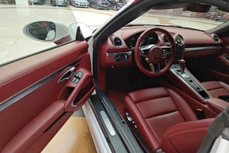 Used Porsche 718 2022 Boxster 2.0T Interior 3