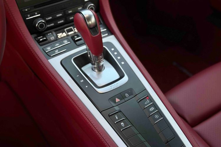 Used Porsche 718 2022 Cayman 2.0T Interior 3