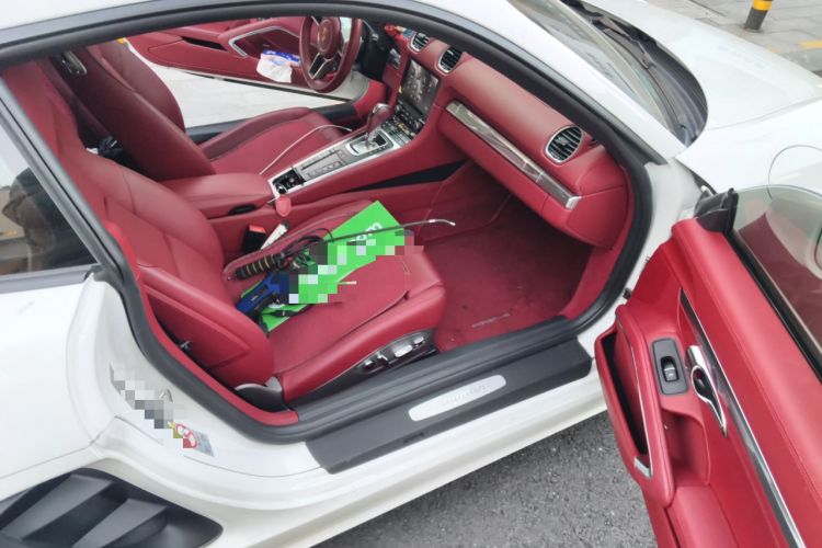 Used Porsche 718 2022 Cayman 2.0T Interior 4