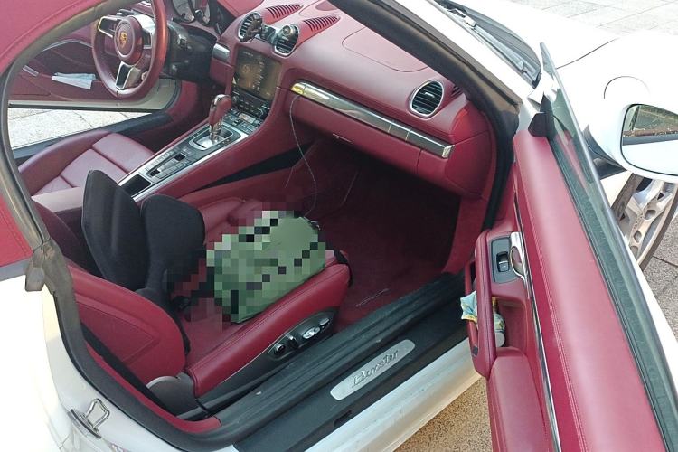 Used Porsche 718 2022 Boxster 2.0T Interior 4