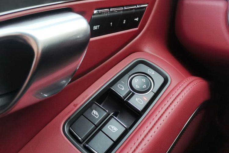 Used Porsche 718 2022 Boxster 2.0T Interior 4