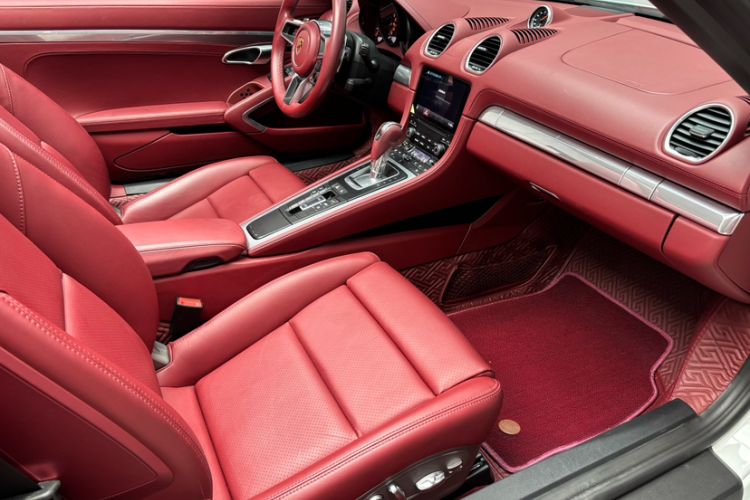 Used Porsche 718 2022 Boxster 2.0T Interior 5