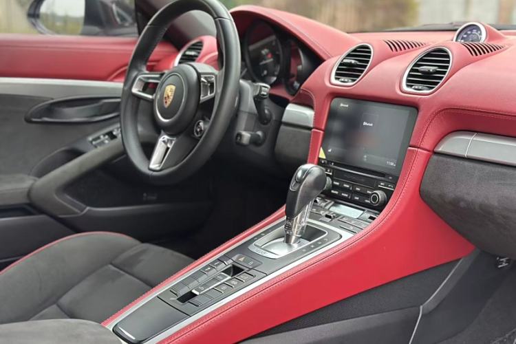 Used Porsche 718 2022 Spyder 2.0T Interior 7