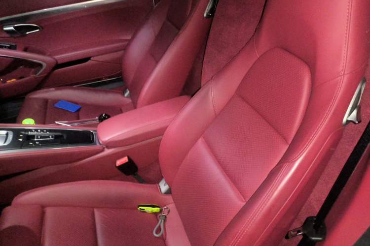 Used Porsche 718 2022 Boxster 2.0T Left Front Seat