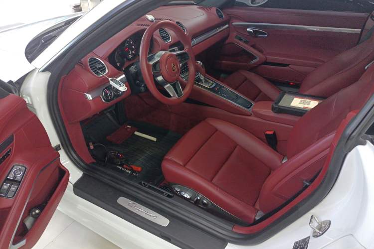 Used Porsche 718 2022 Cayman 2.0T Left Front Seat