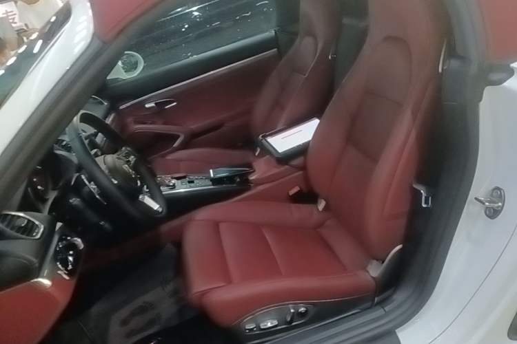 Used Porsche 718 2022 Boxster 2.0T Left Front Seat