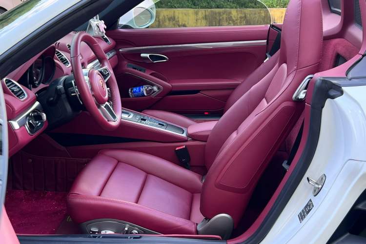 Used Porsche 718 2022 Boxster 2.0T Left Front Seat