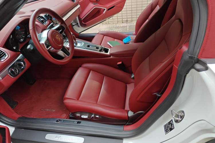 Used Porsche 718 2022 Boxster 2.0T Left Front Seat