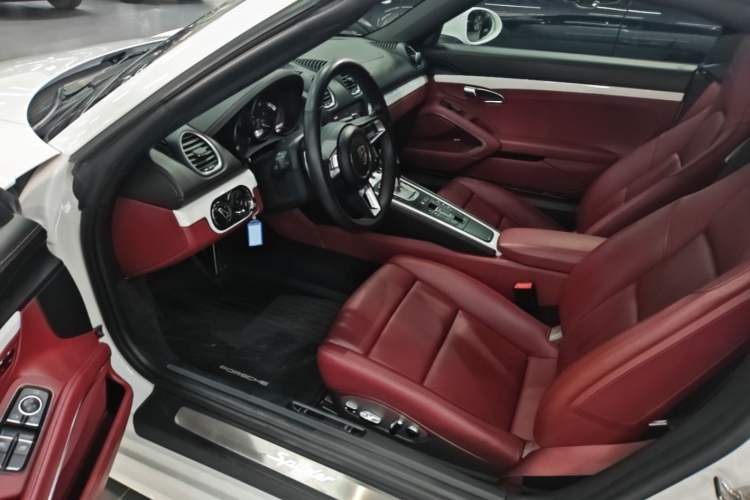 Used Porsche 718 2022 Spyder 2.0T Left Front Seat
