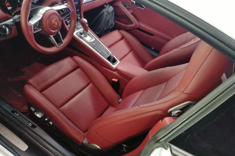 Used Porsche 718 2022 Cayman 2.0T Left Front Seat