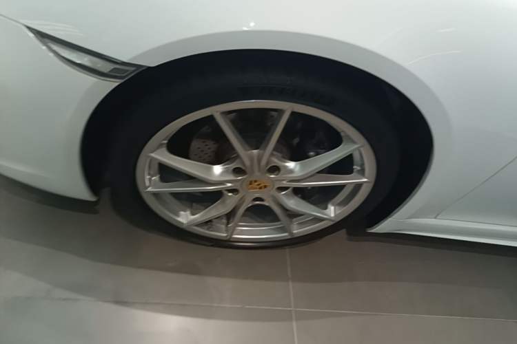 Used Porsche 718 2022 Boxster 2.0T Left Front Wheel Hub