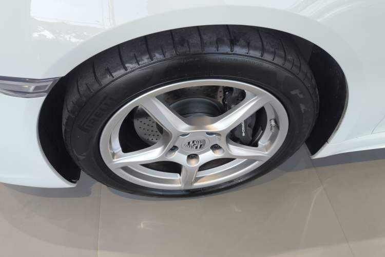 Used Porsche 718 2022 Boxster 2.0T Left Front Wheel Hub
