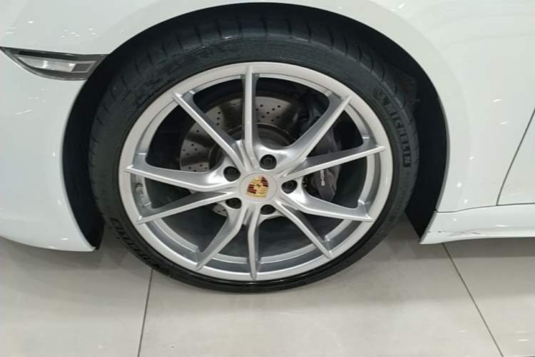 Used Porsche 718 2022 Boxster 2.0T Left Front Wheel Hub