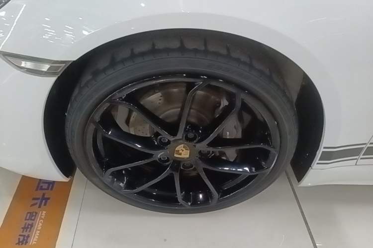Used Porsche 718 2022 Boxster 2.0T Left Front Wheel Hub