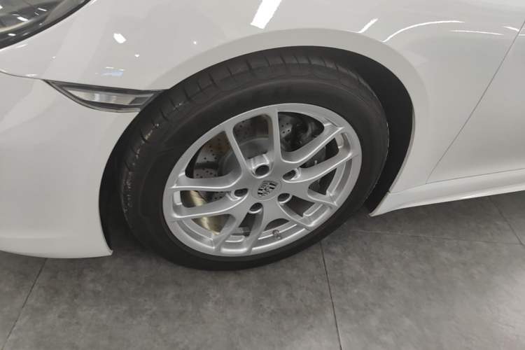 Used Porsche 718 2022 Boxster 2.0T Left Front Wheel Hub