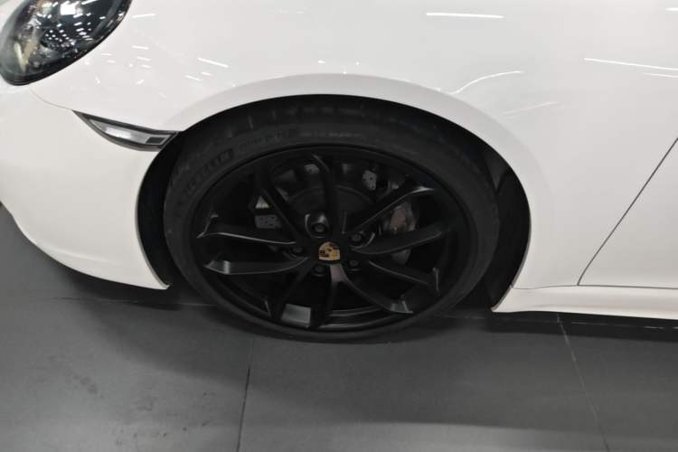 Used Porsche 718 2022 Spyder 2.0T Left Front Wheel Hub