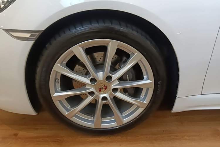 Used Porsche 718 2022 Boxster 2.0T Left Front Wheel Hub