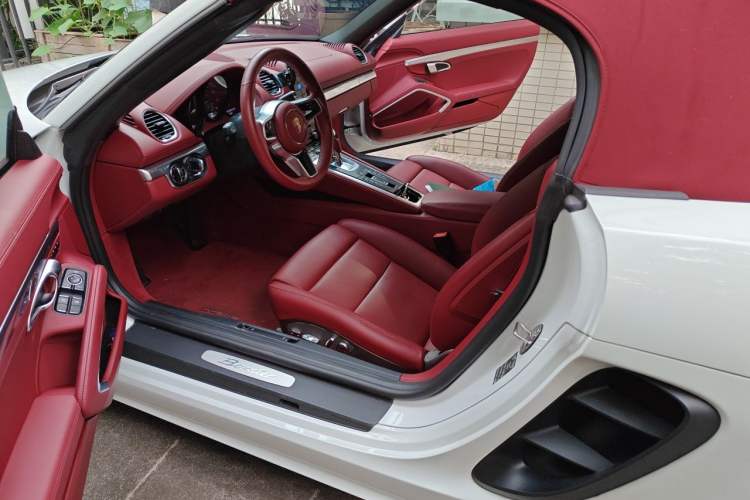 Used Porsche 718 2022 Boxster 2.0T Left Rear Seat
