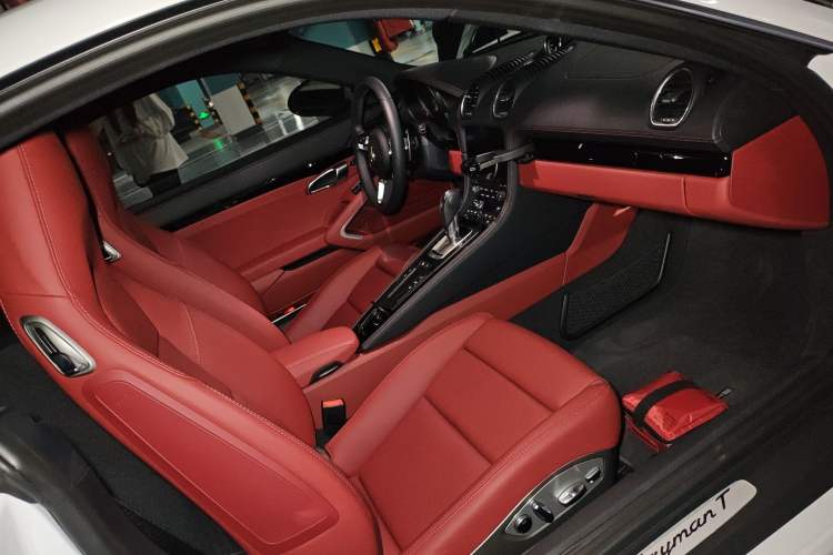 Used Porsche 718 2022 Cayman T 2.0T Left Rear Seat