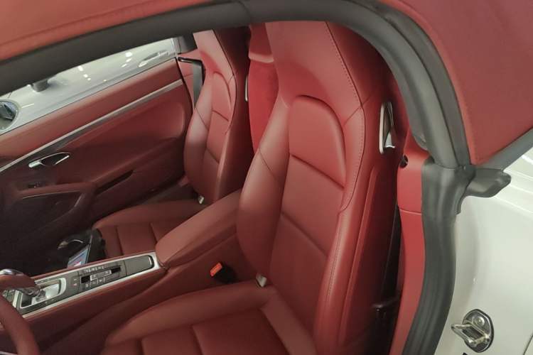 Used Porsche 718 2022 Boxster T 2.0T Left Rear Seat