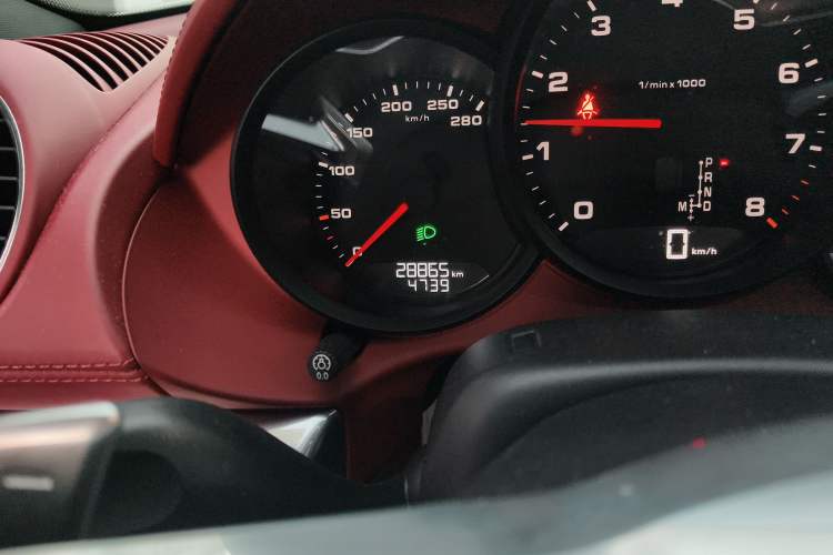 Used Porsche 718 2022 Cayman 2.0T Odometer Close Up