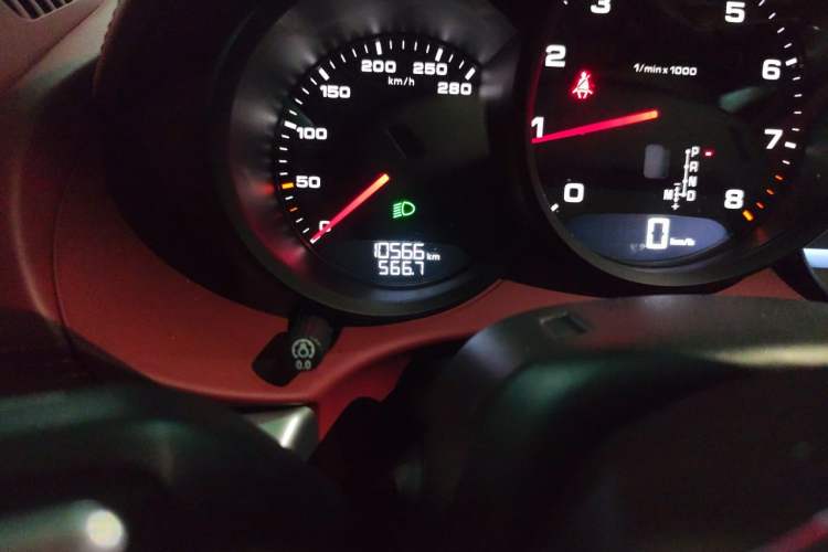 Used Porsche 718 2022 Boxster 2.0T Odometer Close Up