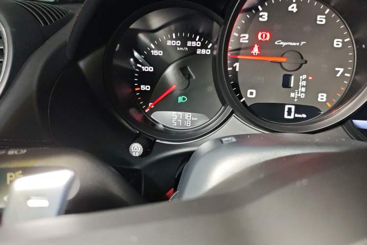 Used Porsche 718 2022 Cayman T 2.0T Odometer Close Up