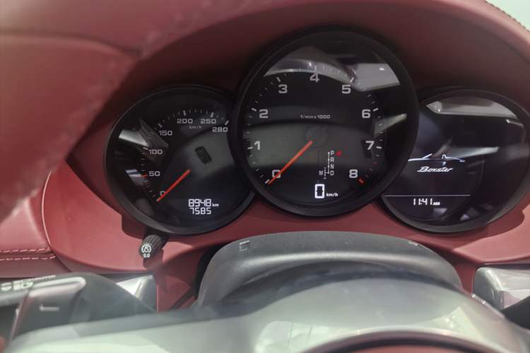 Used Porsche 718 2022 Boxster 2.0T Odometer Close Up