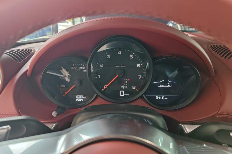 Used Porsche 718 2022 Boxster 2.0T Odometer Close Up