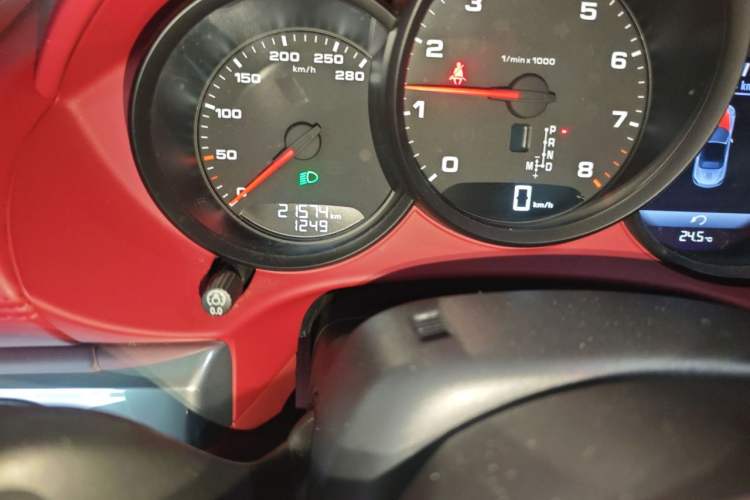 Used Porsche 718 2022 Boxster 2.0T Odometer Close Up