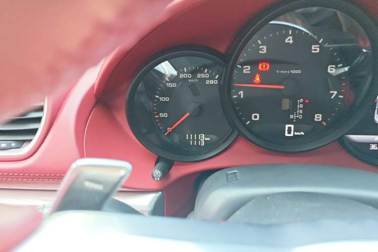 Used Porsche 718 2022 Boxster 2.0T Odometer Close Up