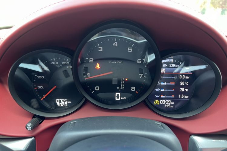 Used Porsche 718 2022 Cayman 2.0T Odometer Close Up
