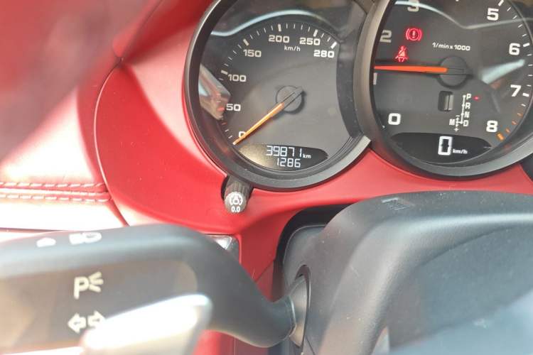 Used Porsche 718 2022 Boxster 2.0T Odometer Close Up